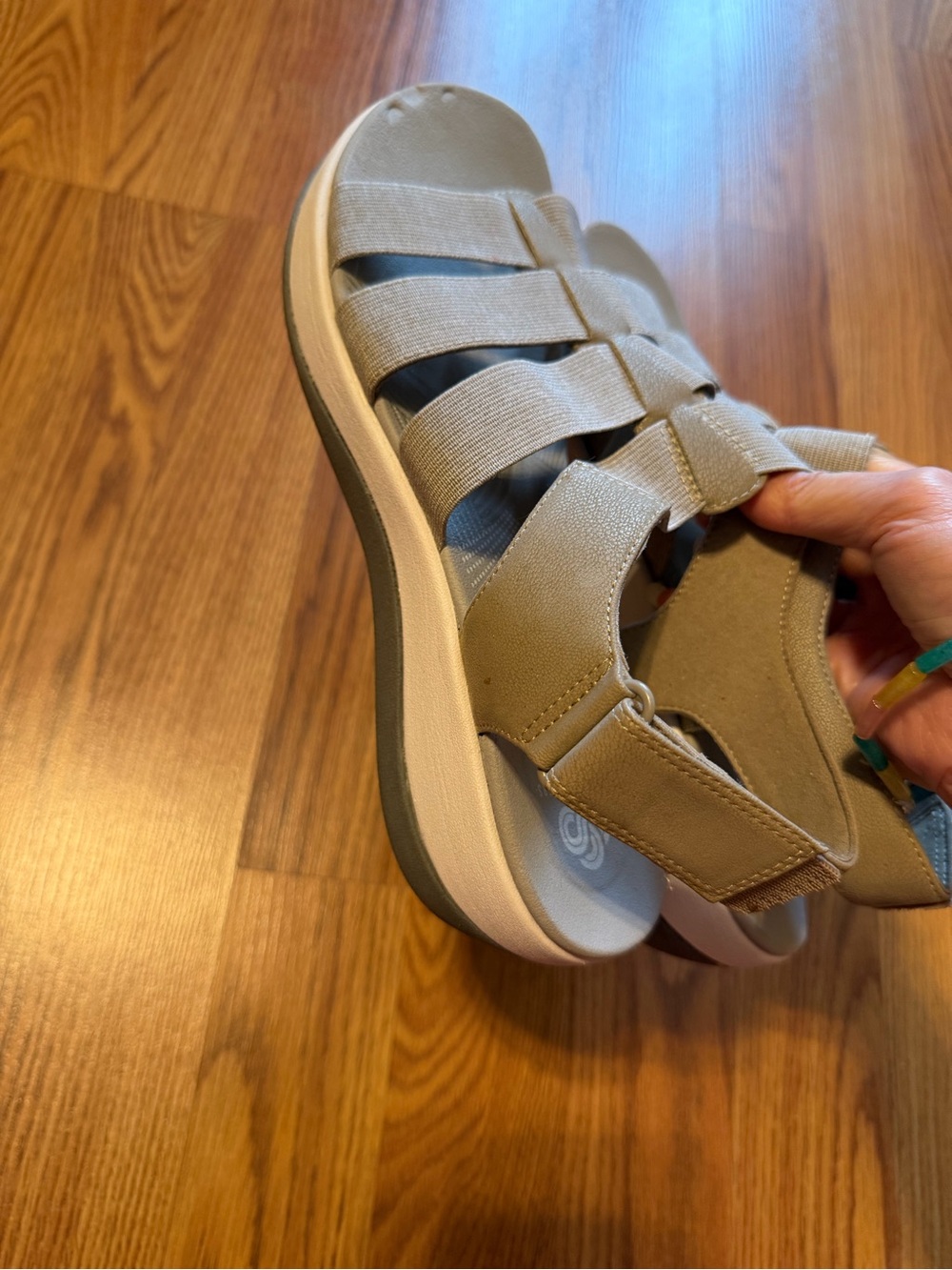 Cloudsteppers by Clarks Women's Area Shaylie Gray Platform Sandal I
Size 9